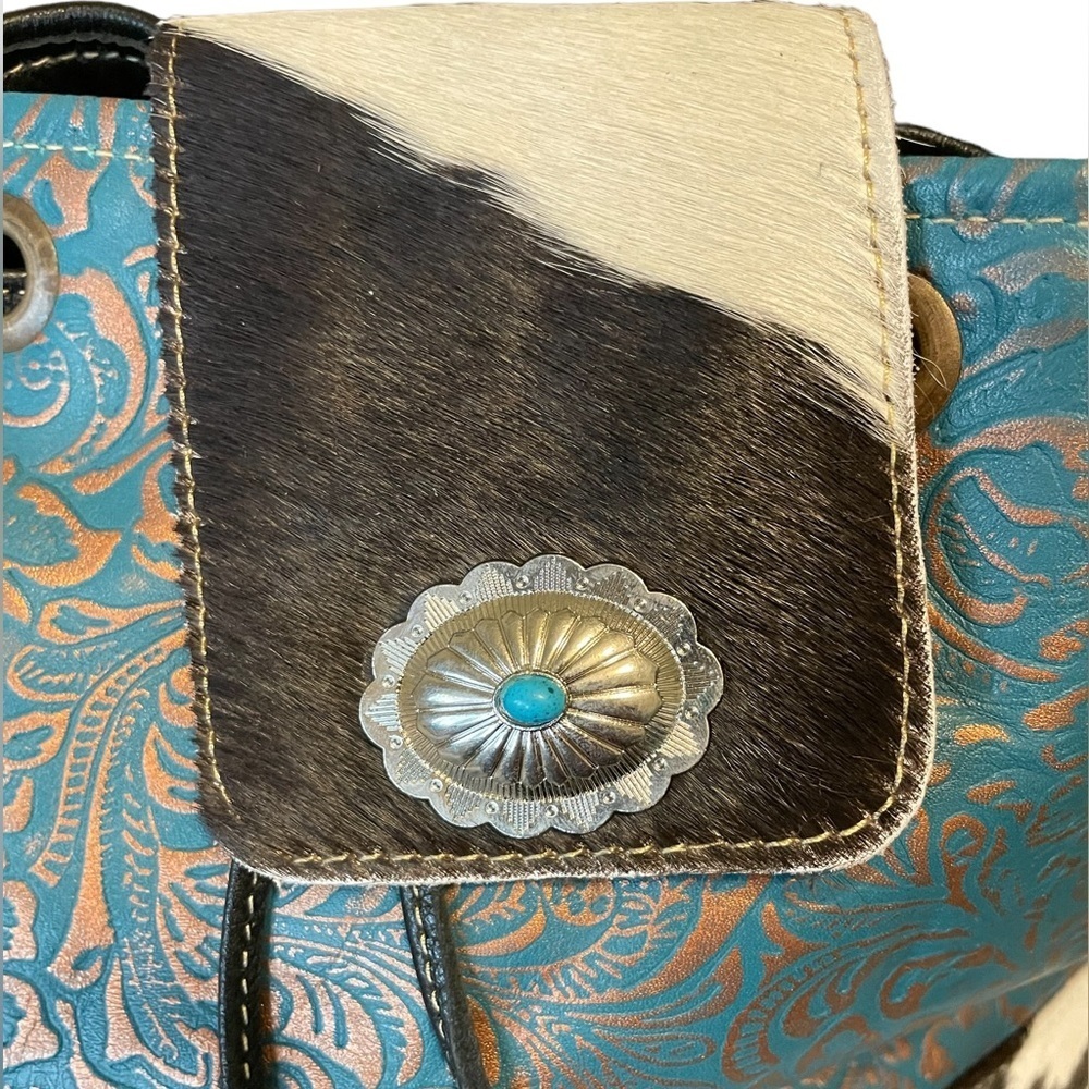 Myra BAG PERIWINKLE BUCKET BAG | Leather and Fur Bag - Picture 7 of 10